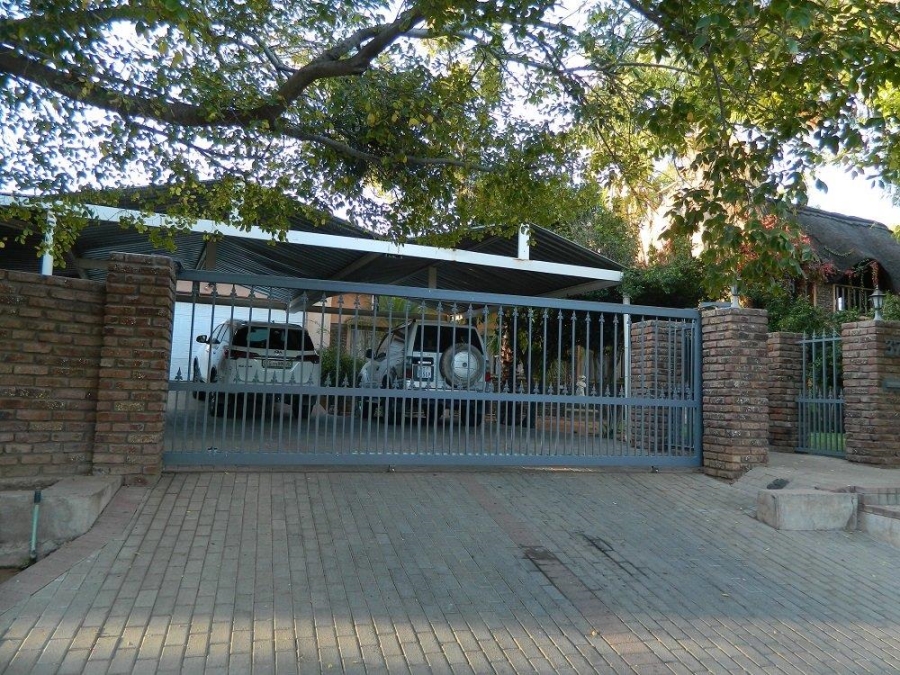 4 Bedroom Property for Sale in Die Rand Northern Cape